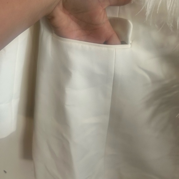 Mangostice size S,Elegant White Feather-Trimmed Women's Coat with pockets - Picture 6 of 12